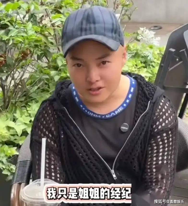 作为一名资深的演员,许榕真深知如何平衡好家庭与事业,她的经历也可以