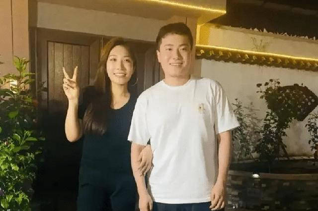 梁靖崑回乡大显身手,奔驰大g与豪宅曝光,明星妻子罕见同框引关注