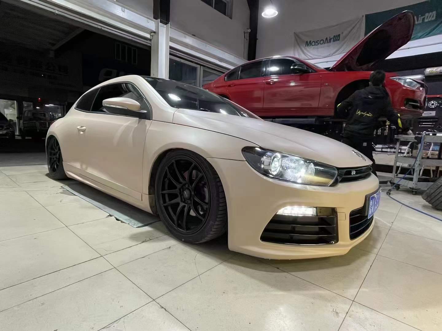 低趴风格 大众尚酷改装airbft气动避震低趴姿态