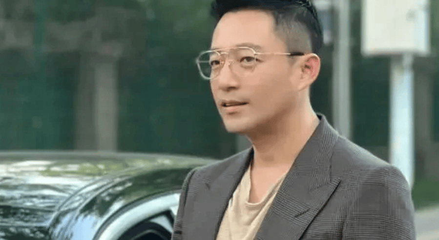 汪老板这一招啊,既展现了他的大气与豁达,又好像在向