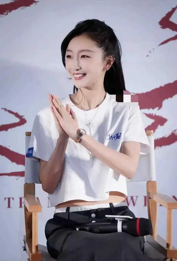 被爱情滋润后的周冬雨,外貌气质大变,网友:好神奇啊!