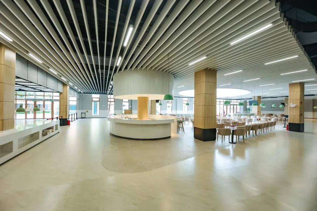 多所国际化学校迎新校长;美国约翰霍普金斯大学恢复标化成绩要求丨n