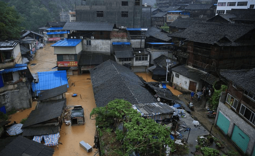 原创            广西村庄被淹4个月！ 牲畜被转移，村民住养老院，官方回应惹众怒-广西被洪水冲走