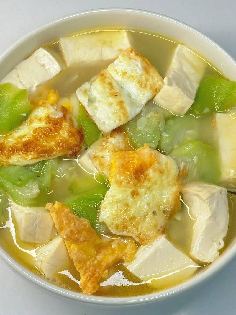 夏日解暑神器!丝瓜鸡蛋豆腐汤,清爽不油腻