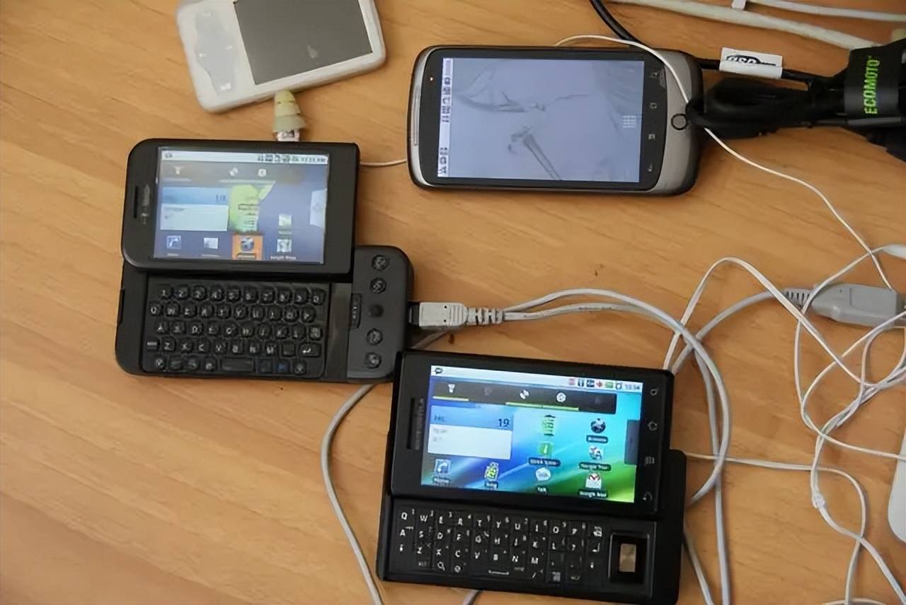 安卓史上最经典的三部手机，全球狂销千万台，你不一定用过_搜狐网