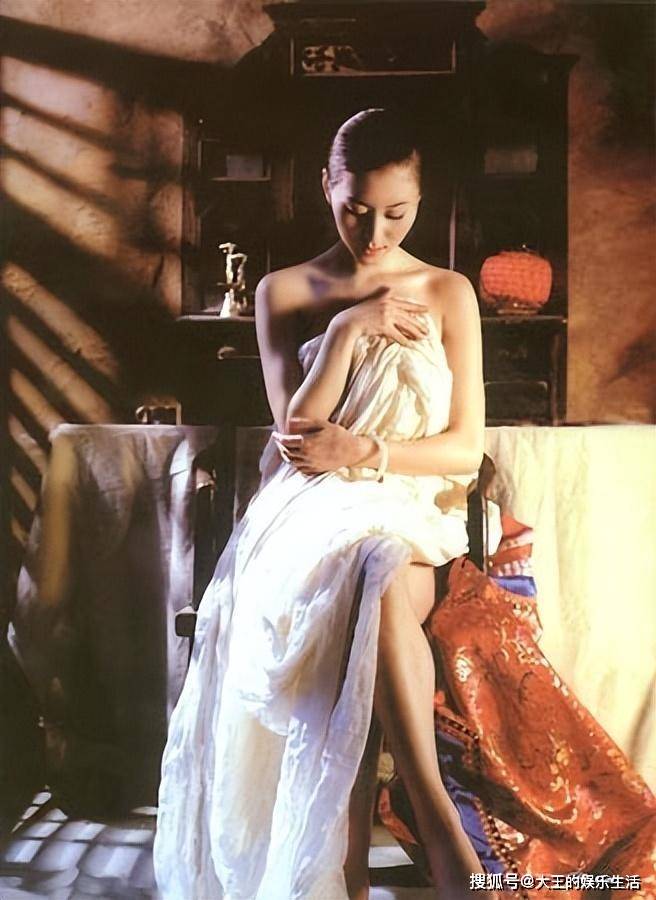 汤加丽"人体写真"第一人,以身体为艺术,怎么落得如此下场?