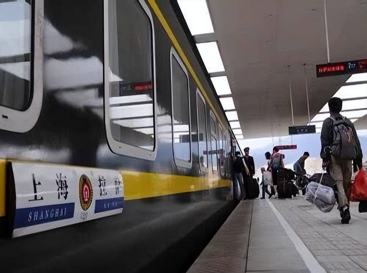 z384次这是一列运行于吉林省长春与海南三亚之间的直达特快列车,全程