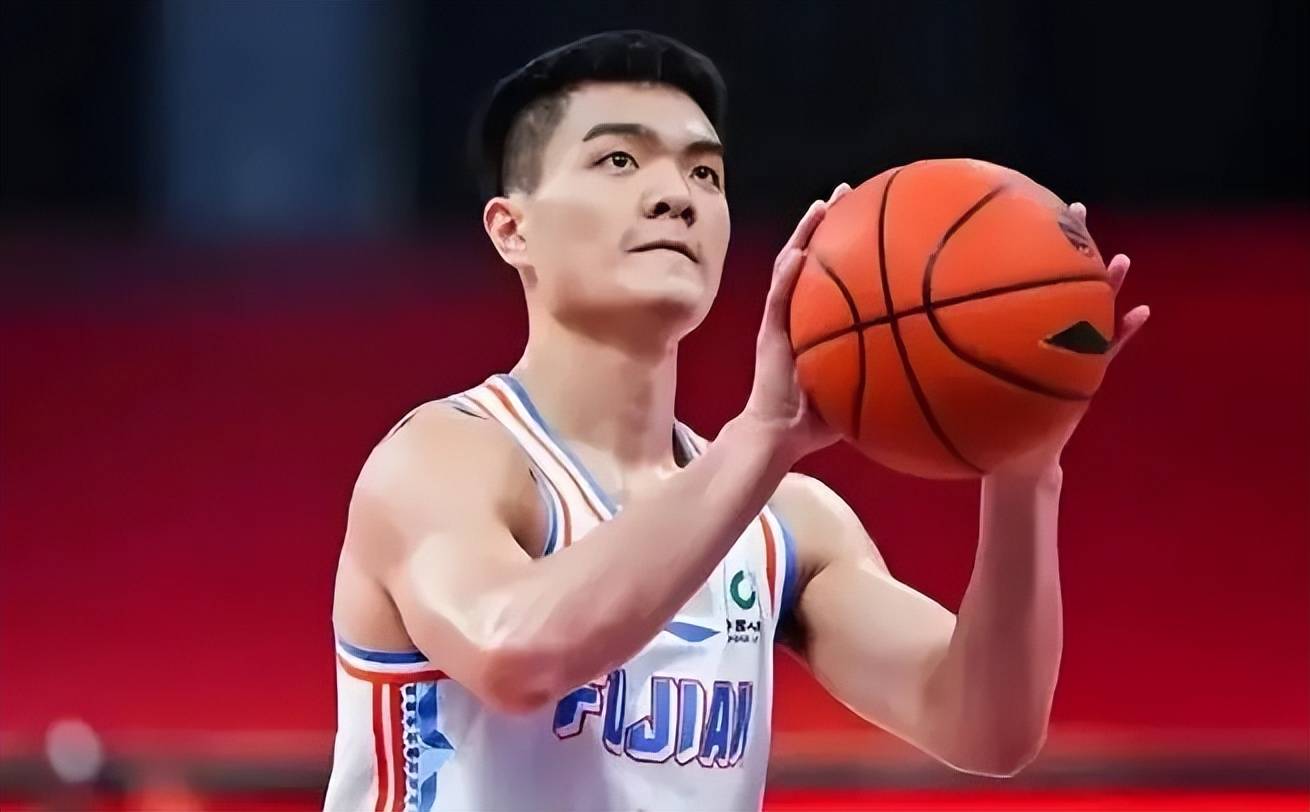 黎伊扬:场上的全面能力和高效的得分能力,使他成为