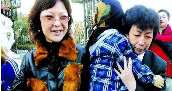 那英黑历史被扒,骂刀郎都不算啥,女儿的一句话,彻底让她黑脸了