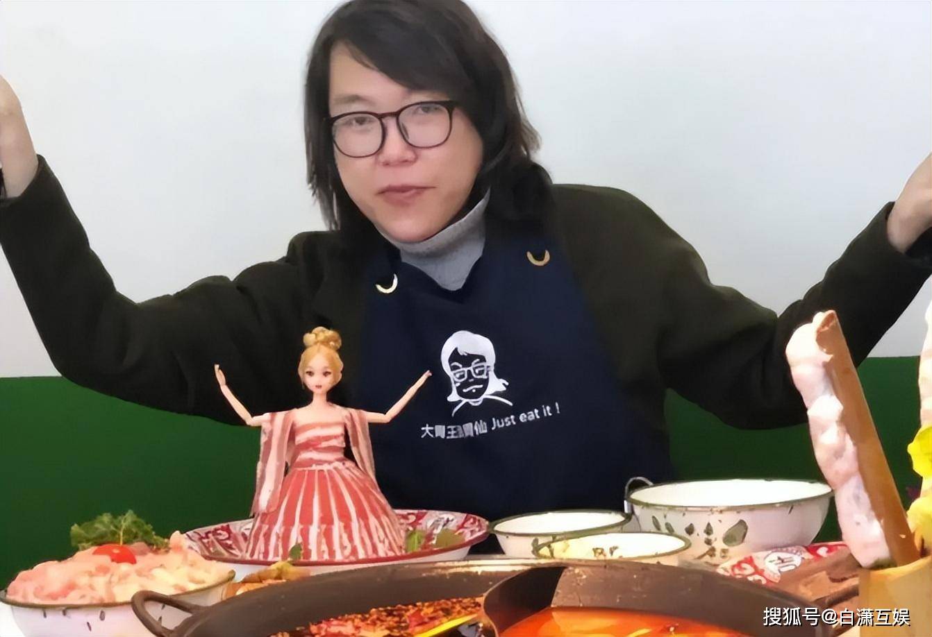 网红浪胃仙走红后"变成女人",留长发割双眼皮,抽脂瘦成皮包骨