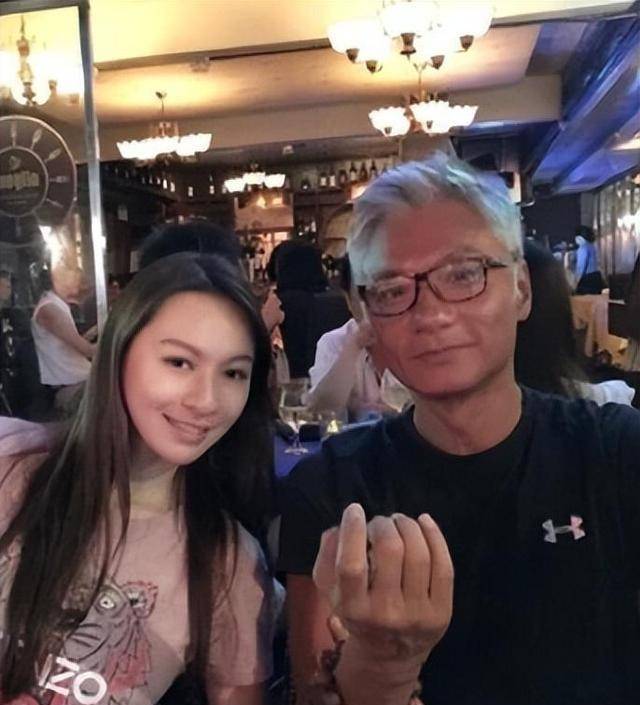林俊贤:曾是香港第一美男,两任妻子都离开他,现满头白发容貌老