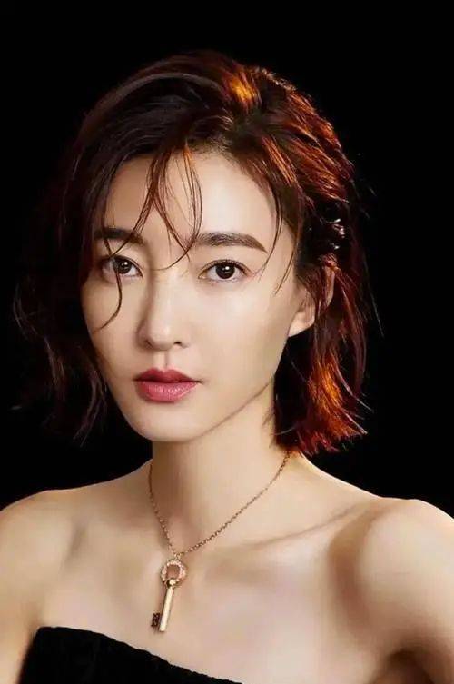 王丽坤8年青春全给了他,没想到他转头就跟别人结了婚!