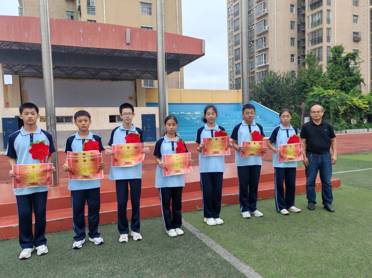 濮阳市第五中学七年级升级考试和八年级暑期开学学习质量检测表彰大会