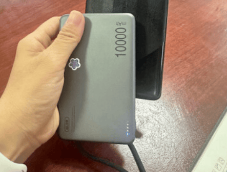 充电宝自带线好还是不自带线好？自带线充电宝推荐！这五款别错过