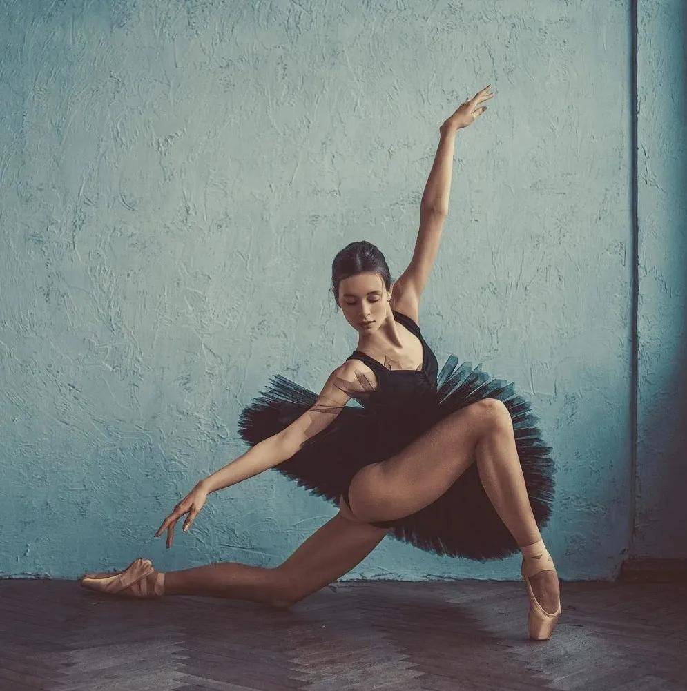 如此形体曼妙的芭蕾舞者,你怎能不心动