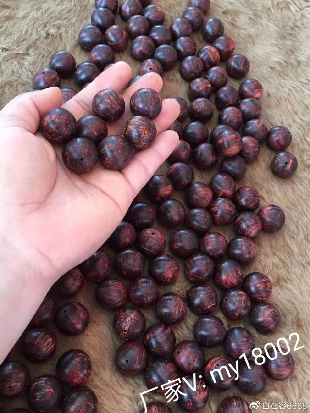 新手不懂,小叶紫檀手串选哪种颜色的最好?