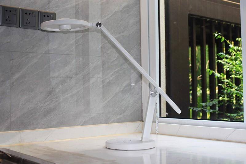 为孩子的学习与成长保驾护航 书客护眼台灯L2 Pro