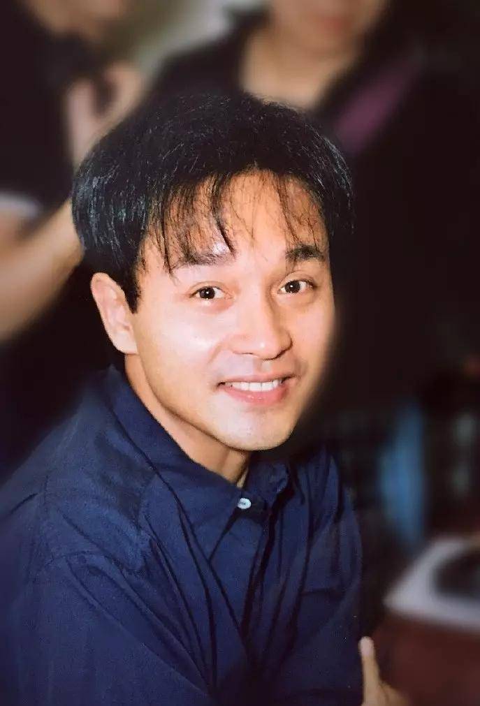 张国荣是一个演员,后来才知道他原本是一个歌手,而且还是比四大天王