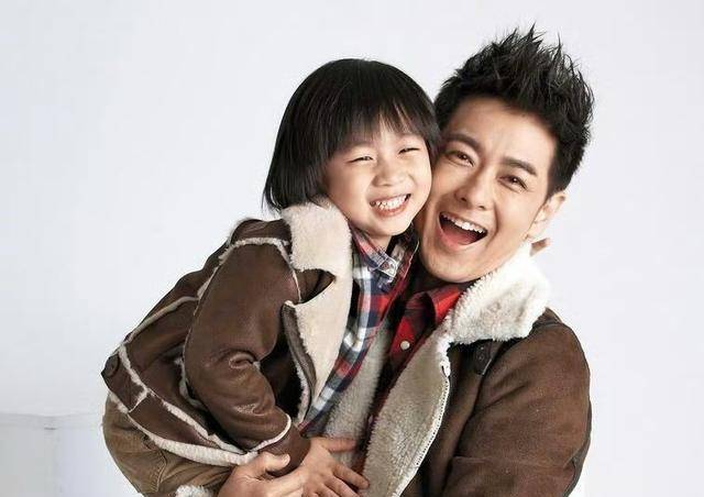 林志颖发文庆祝大儿子15岁生日，kimi近照曝光，身材偏瘦身高抢镜-林志颖儿子kimi名字叫什么