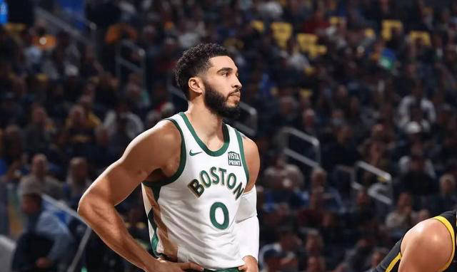 场均5分7篮板！水货榜眼让NBA这支球队苦不堪言