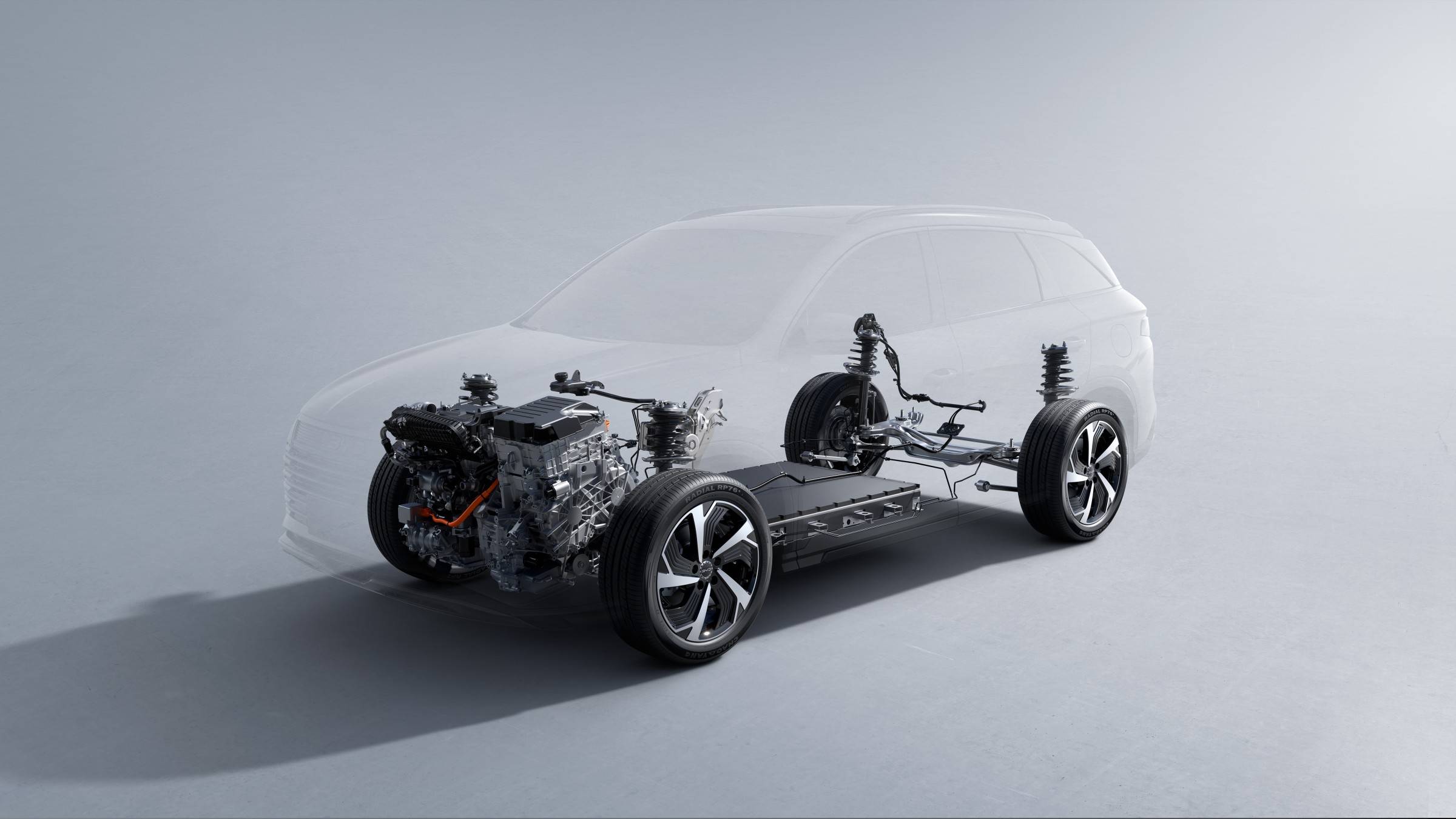 关于动力系统,两款车型所使用的第五代dm技术,可以实现最高46