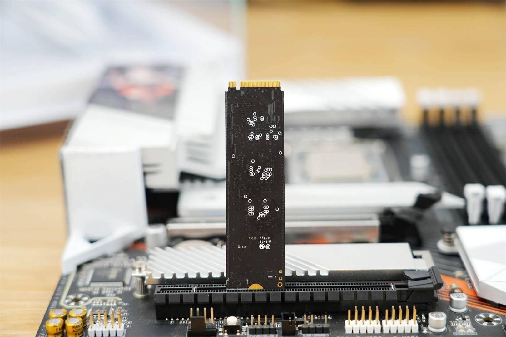 技嘉硬件赋能开学季，为学子们的未来插上科技的翅膀！