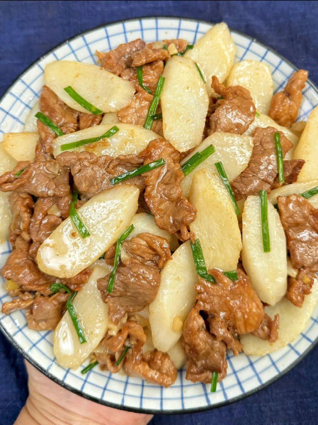 山药炒肉片,家常做法,山药又脆又香又入味,味道真的很不错!
