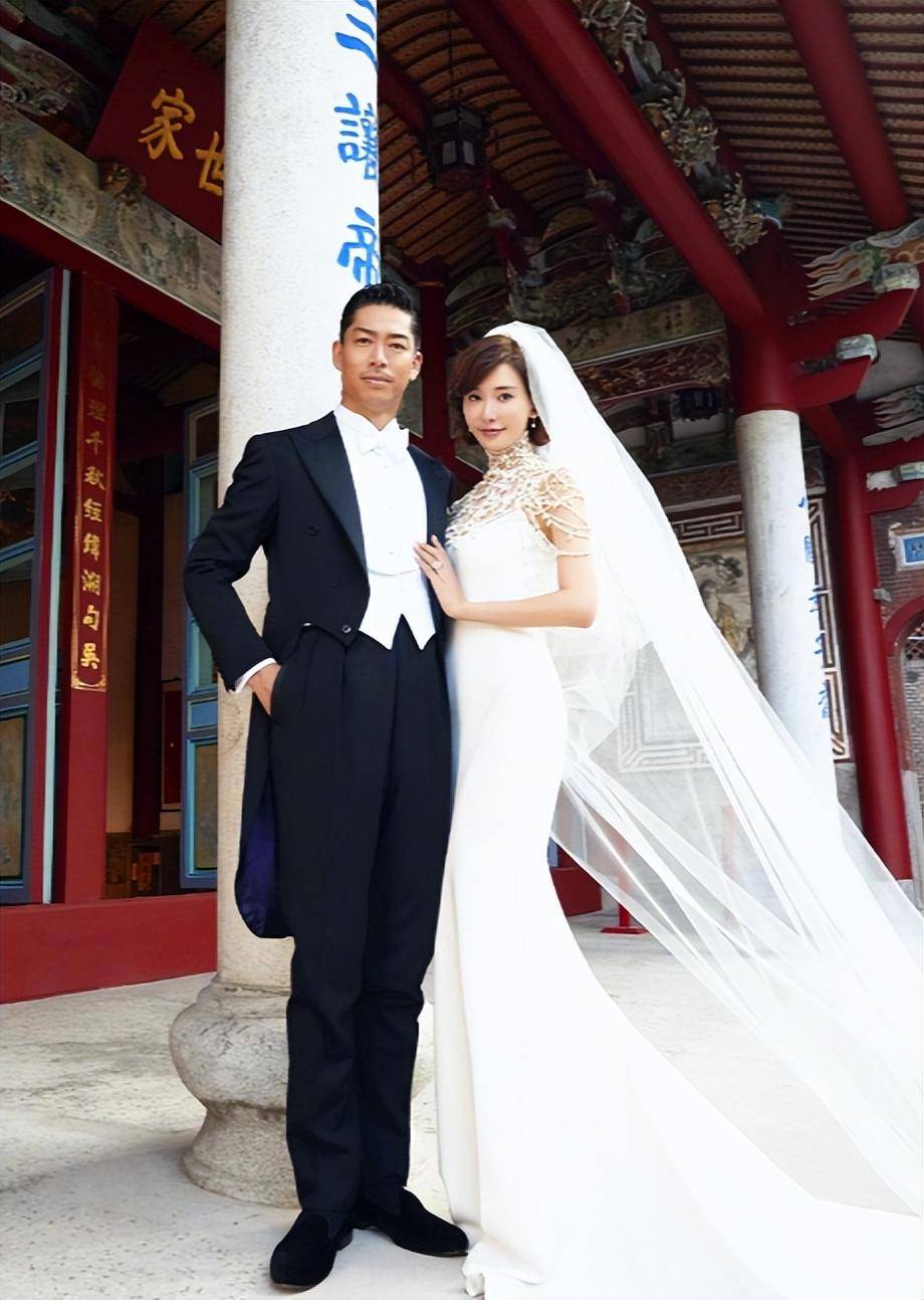 他们一家三口经常被拍到同框合照,家庭温馨和谐,大部分时间都是黑泽