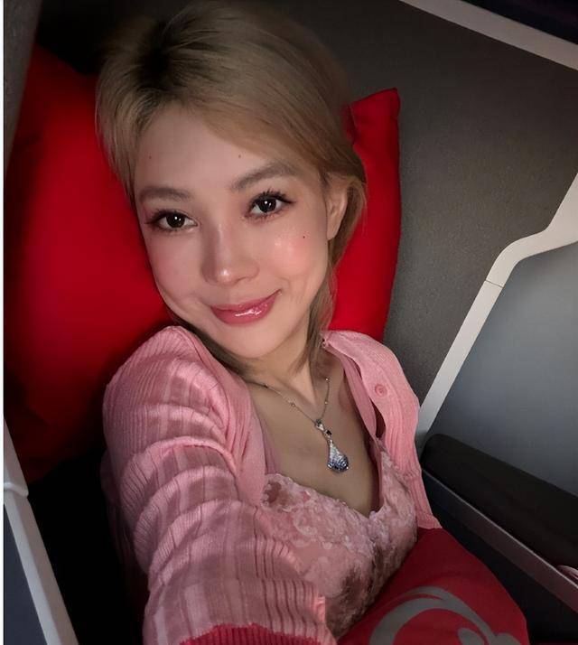 网红郭美美奢靡依旧,和金主男友世界游,网友:这种女人还有人要_王军