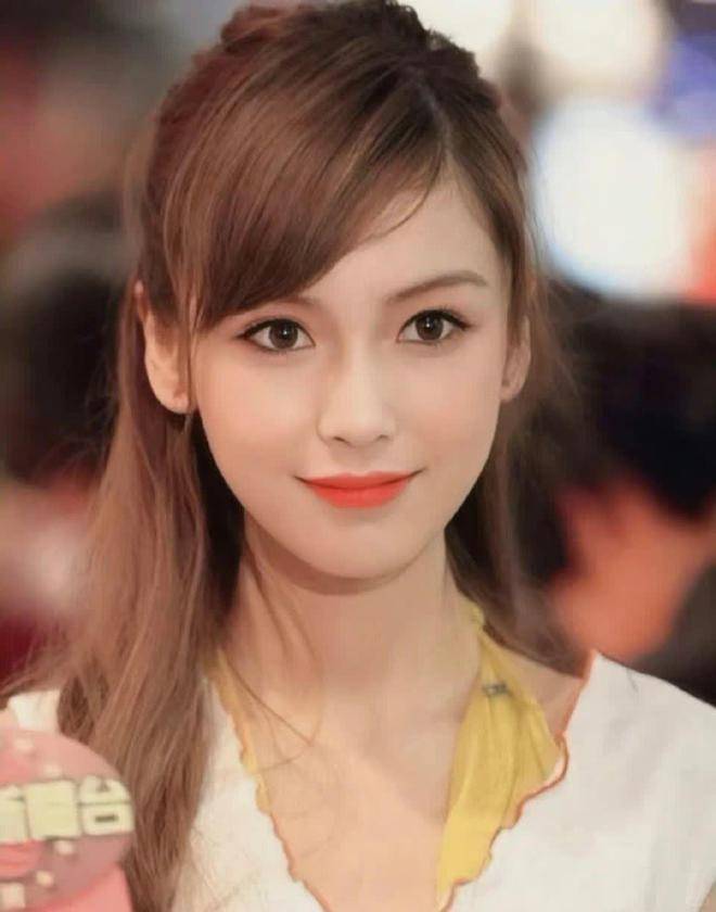 赵薇大学合照曝光,神似黄晓明新女友叶珂,美得像一只小鹿_漂亮_杨颖