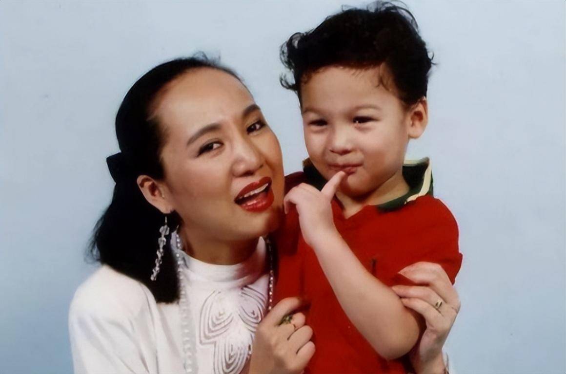 郑绪岚:屡次登上春晚走红,远嫁美国后丢了事业,如今她现况如何