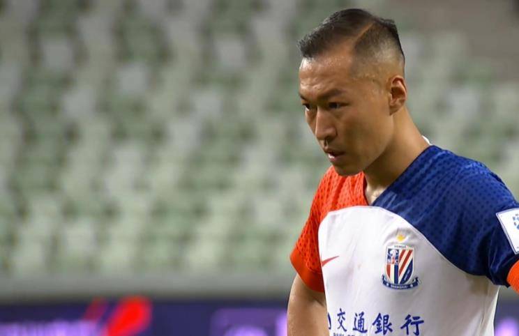 其实申花的吴曦 上港的王燊超 才是联赛同位置表现最好的球员