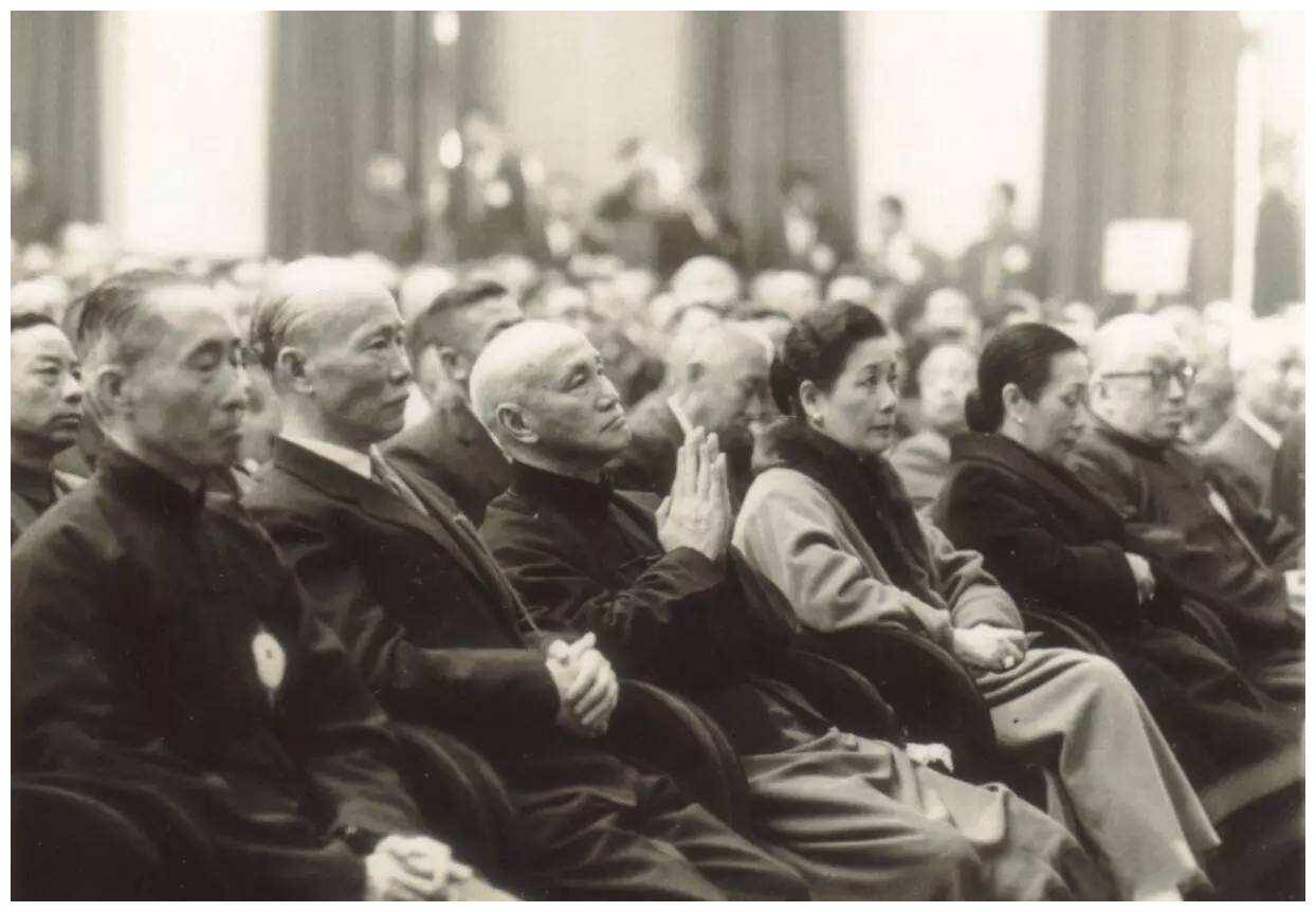 宋美龄私下命令戴笠暗杀一人,蒋介石得知后大怒:杀他先过我这关