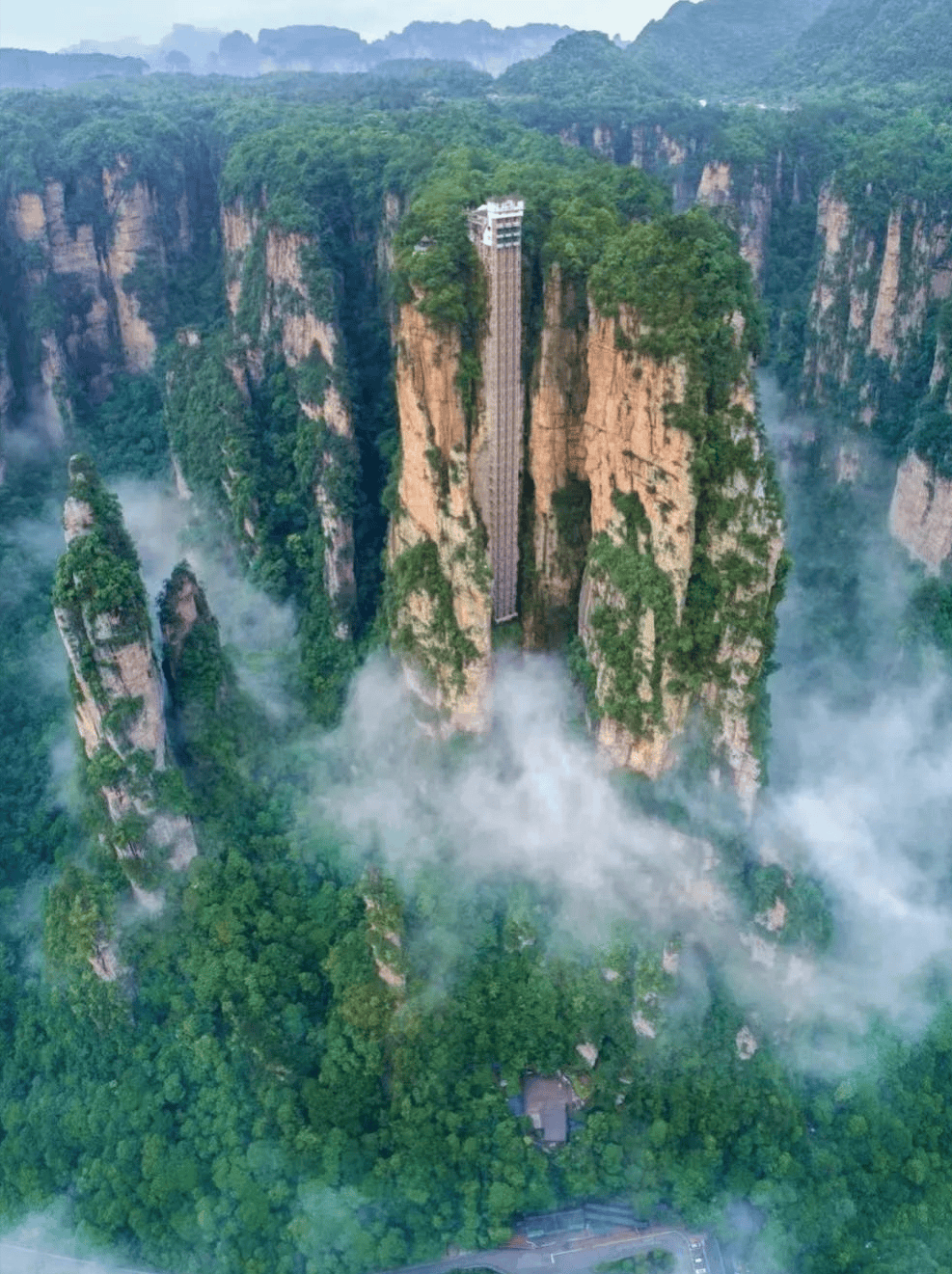 张家界天门山多高图片