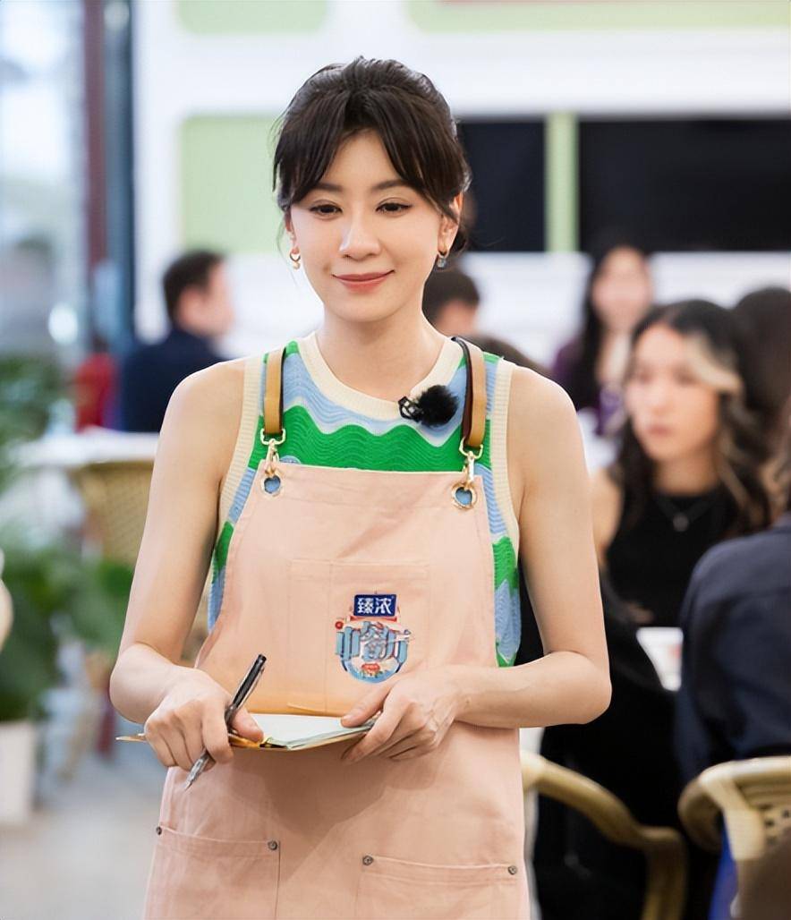 这次,孙志浩隐藏许久的体面,被贾静雯晒出的全家福撕了个粉碎!