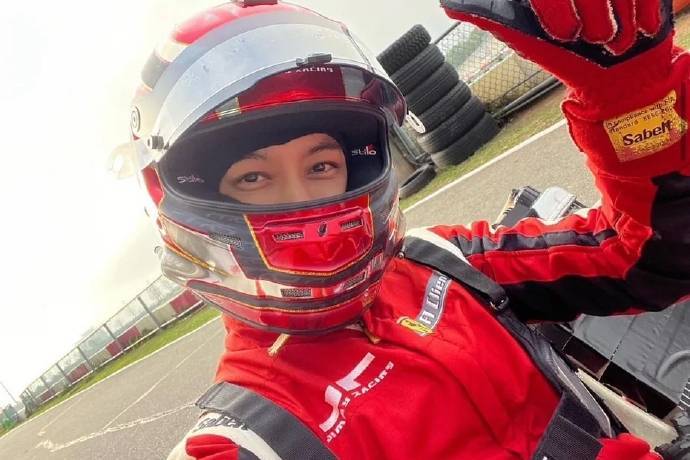 生日变成挑战！林志颖在赛车中追逐梦想 不惧风雨