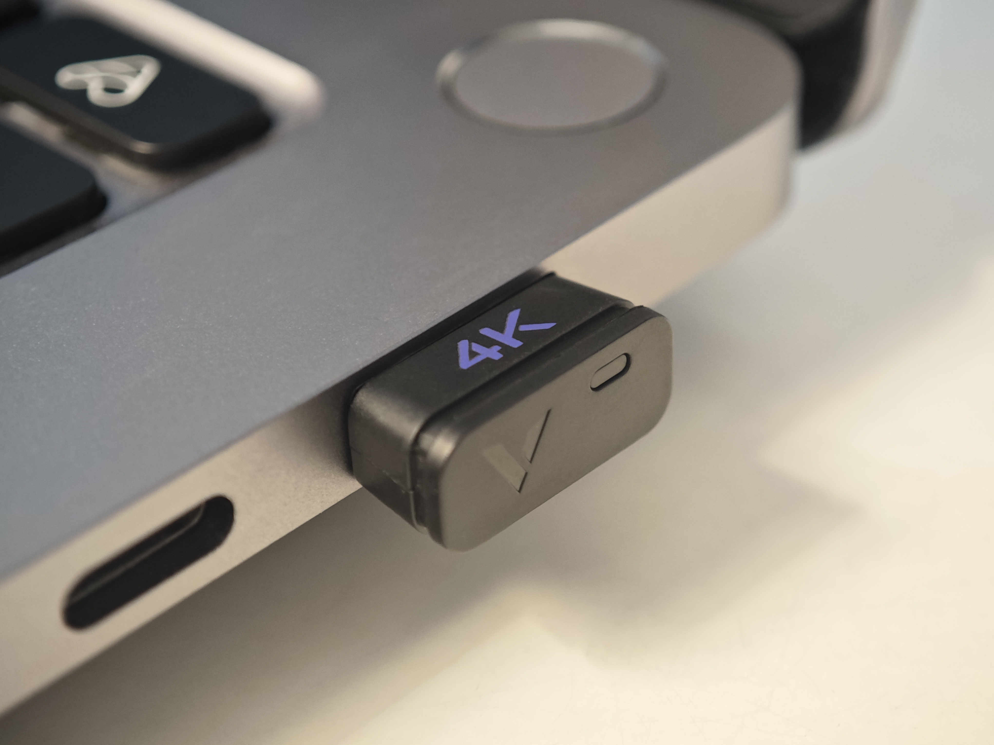 雷柏VT1Air MAX游戏鼠标:50g轻盈灵动,3950精准制胜的电竞利器