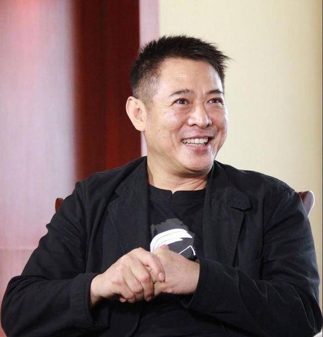 李连杰后事一切从简,不用立碑也不用办丧事,树葬海葬都无所谓