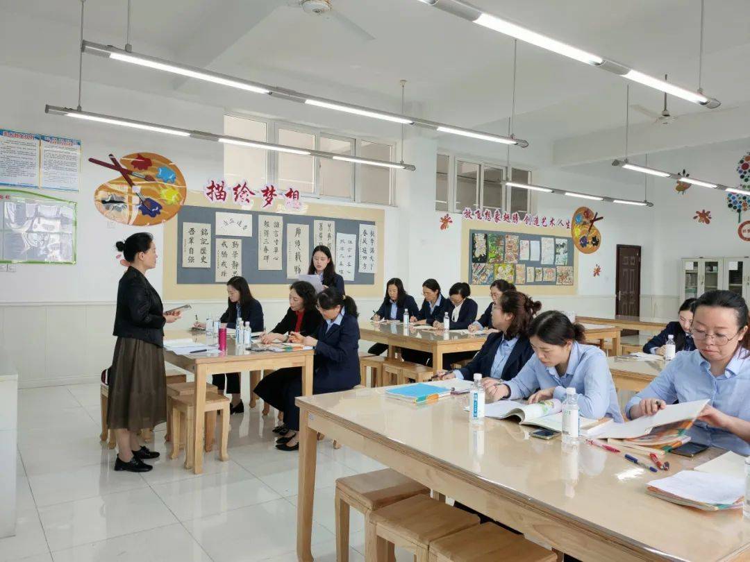 (原九龙坡区教师进修学院院长)江涛,九龙坡区教委基教科马海军科长,区