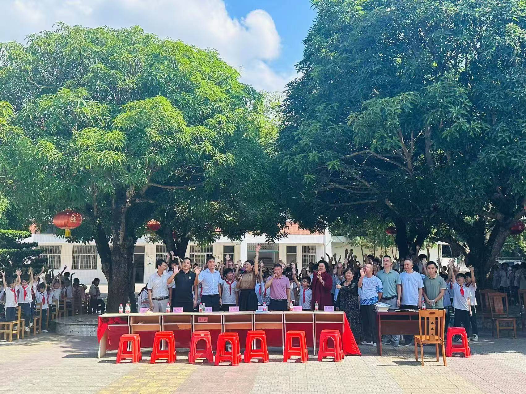 陈志明东山中心小学图片