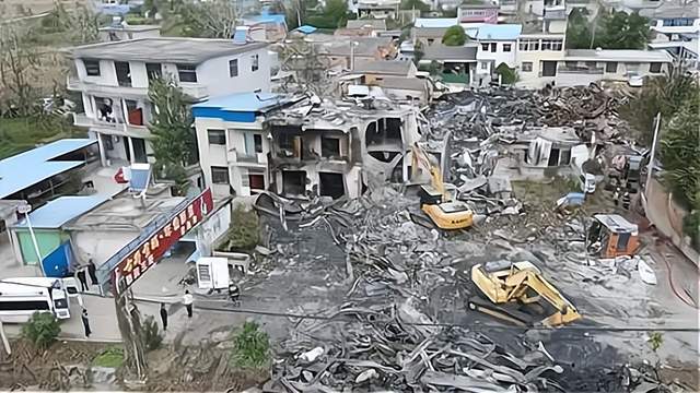 安徽一超市凌晨起火致9人死亡,多人还原事发过程,死者身份披露