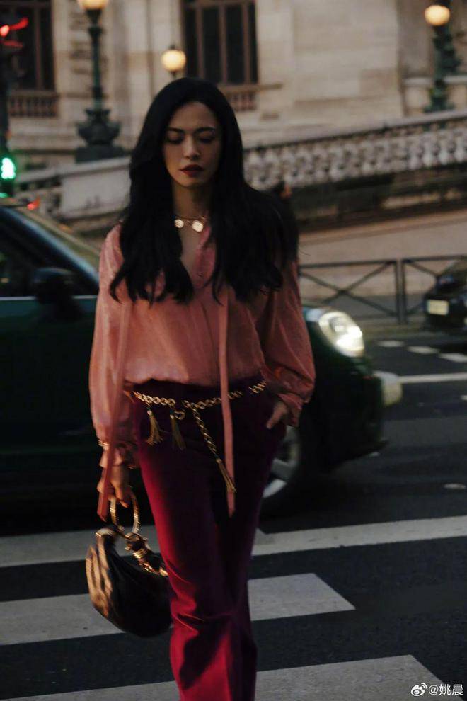 倪妮靠一张照片美上热搜?穿搭做对这一点真的好加分