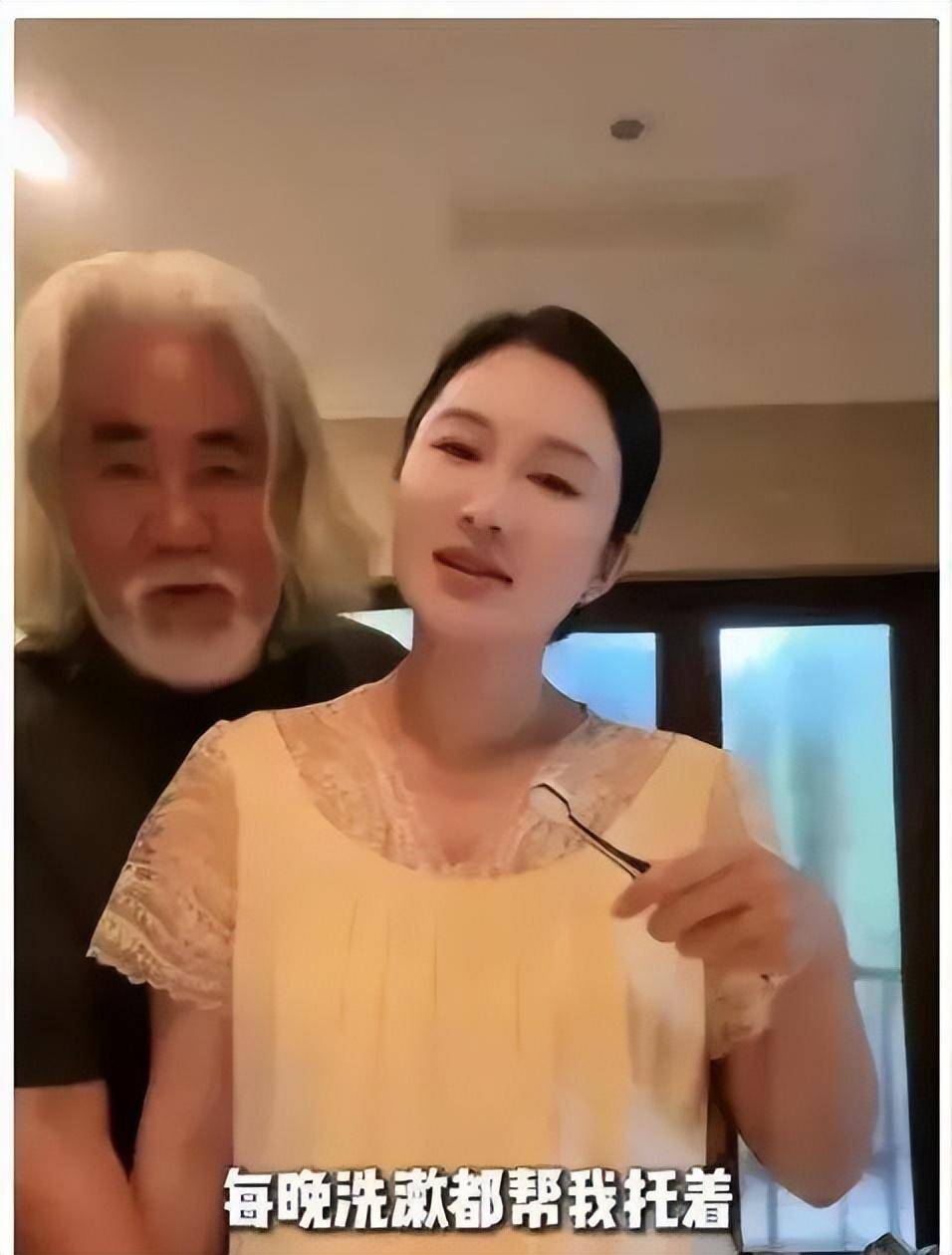 73岁张纪中当爹,与妻子私房照尺度大到需打码,相处暴露真实情况
