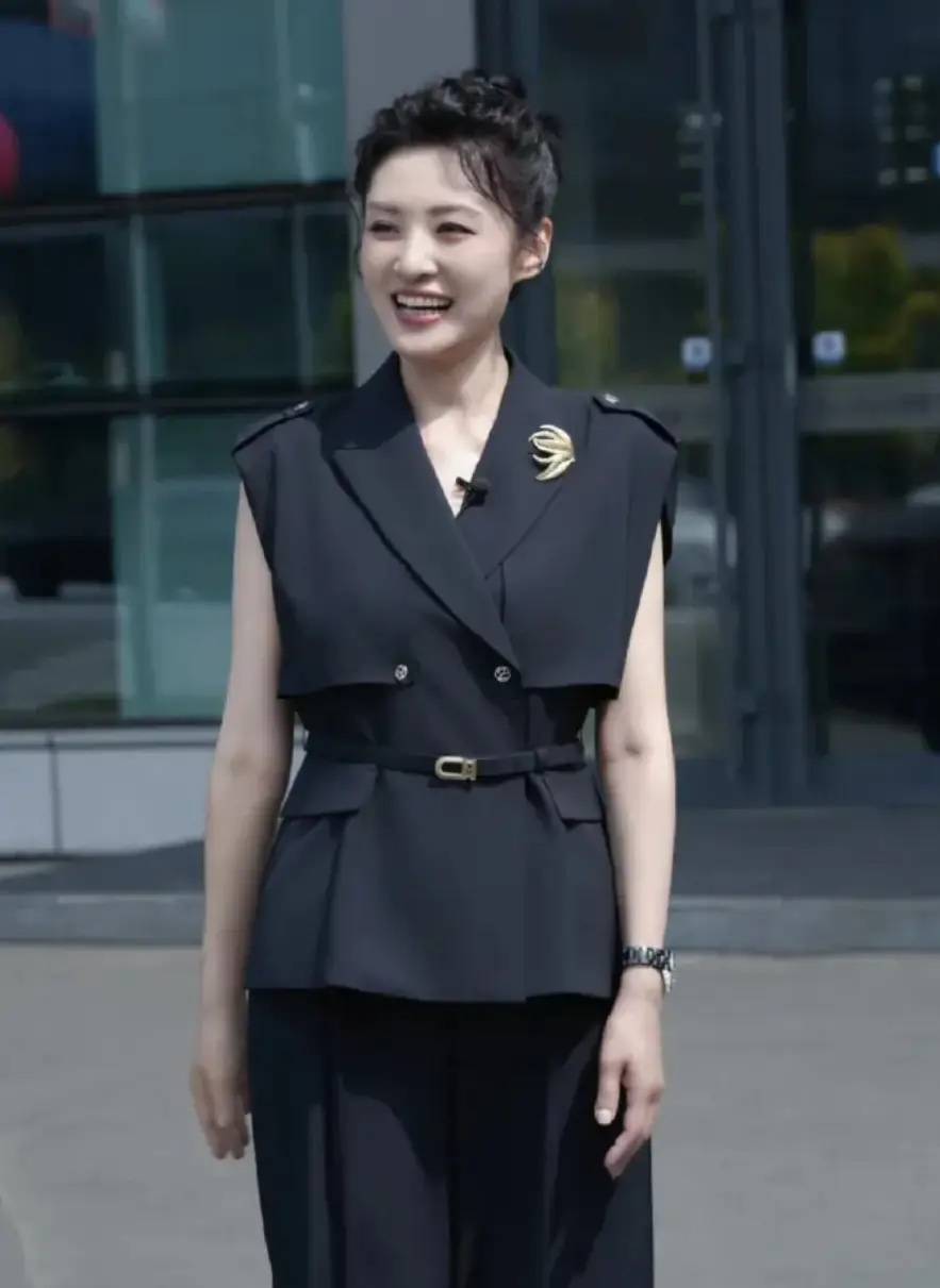 在事业的道路上,周涛不断突破,个人生活也收获了甜蜜.