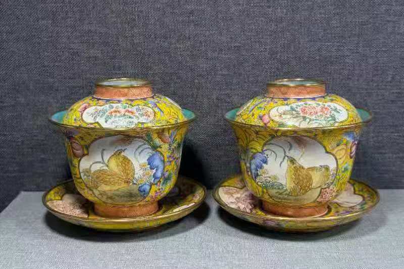 中国古美術・旧蔵乾隆御用款・珐琅彩鎏金瓶・龍鳳彩絵・陶磁器・花瓶・文房具・案t 乾隆年制《珐琅彩茶盏》一对_瓷器_艺术品_龙凤