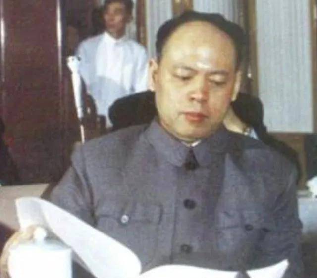 姚文元刑满出狱后过得怎么样?为了不连累子女,他学了一次武则天