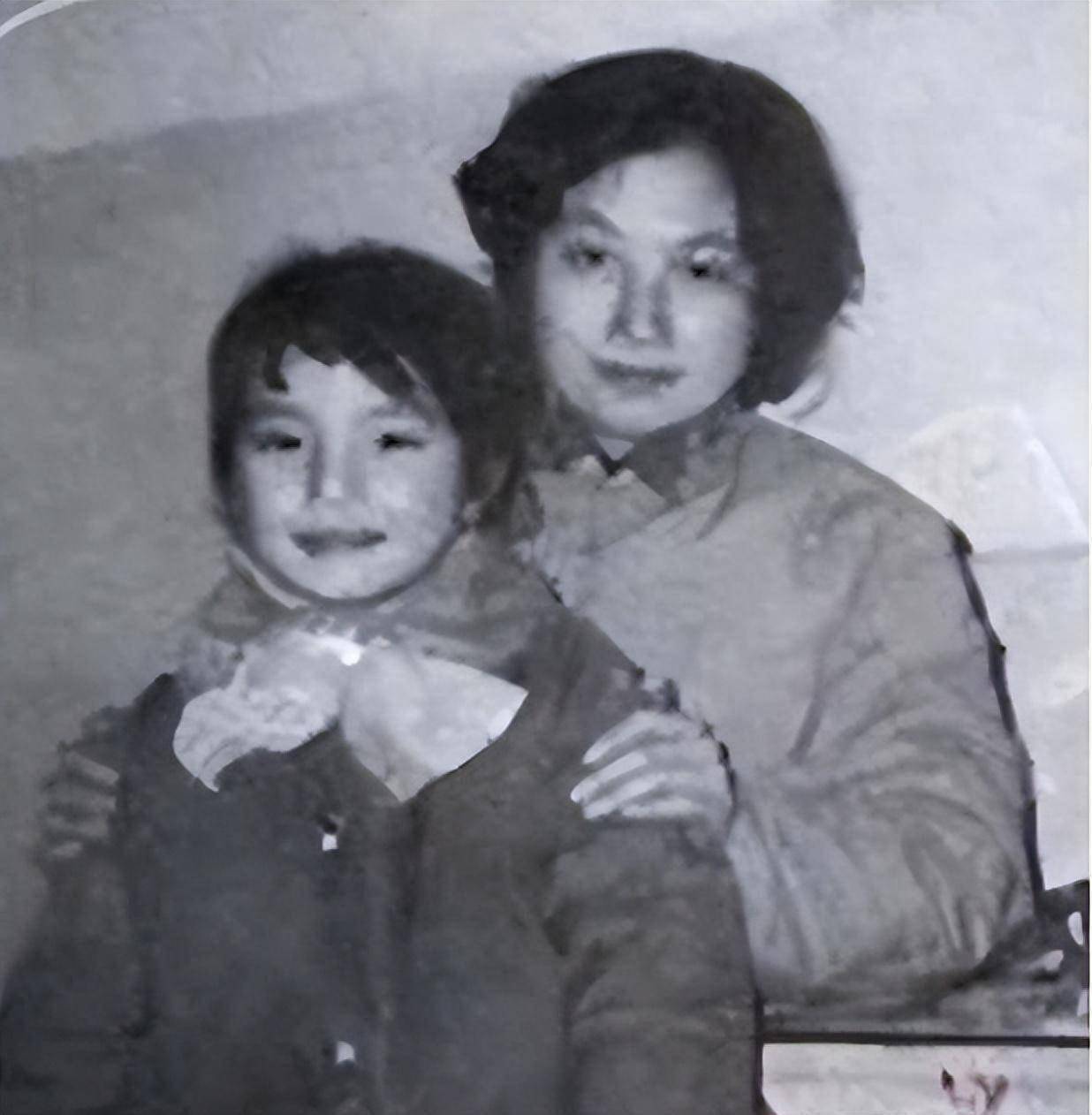 赵薇母亲魏启颖:儿媳卷走5.2亿,女儿封杀丈夫去世,她现在怎样