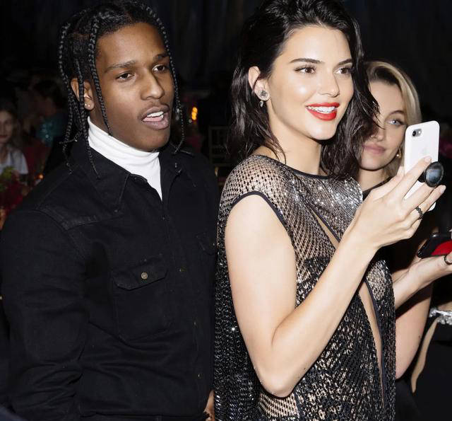 格里芬为了追求巅峰期的肯豆詹娜,最终付出了怎样的代价?