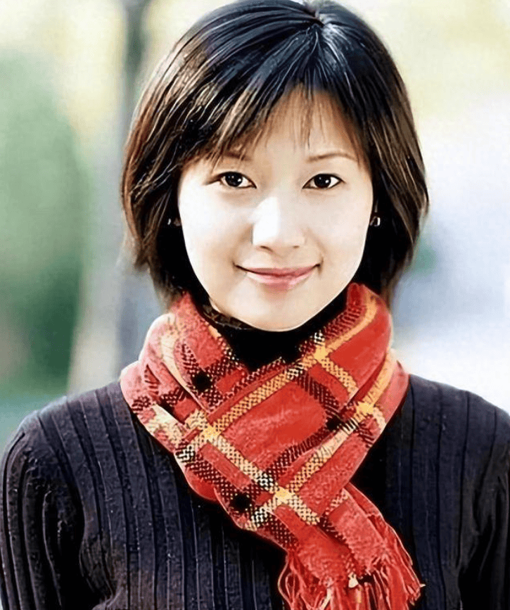 从19岁开始谈恋爱,年近半百还没结婚,"风流才女"徐静蕾现形记_王朔