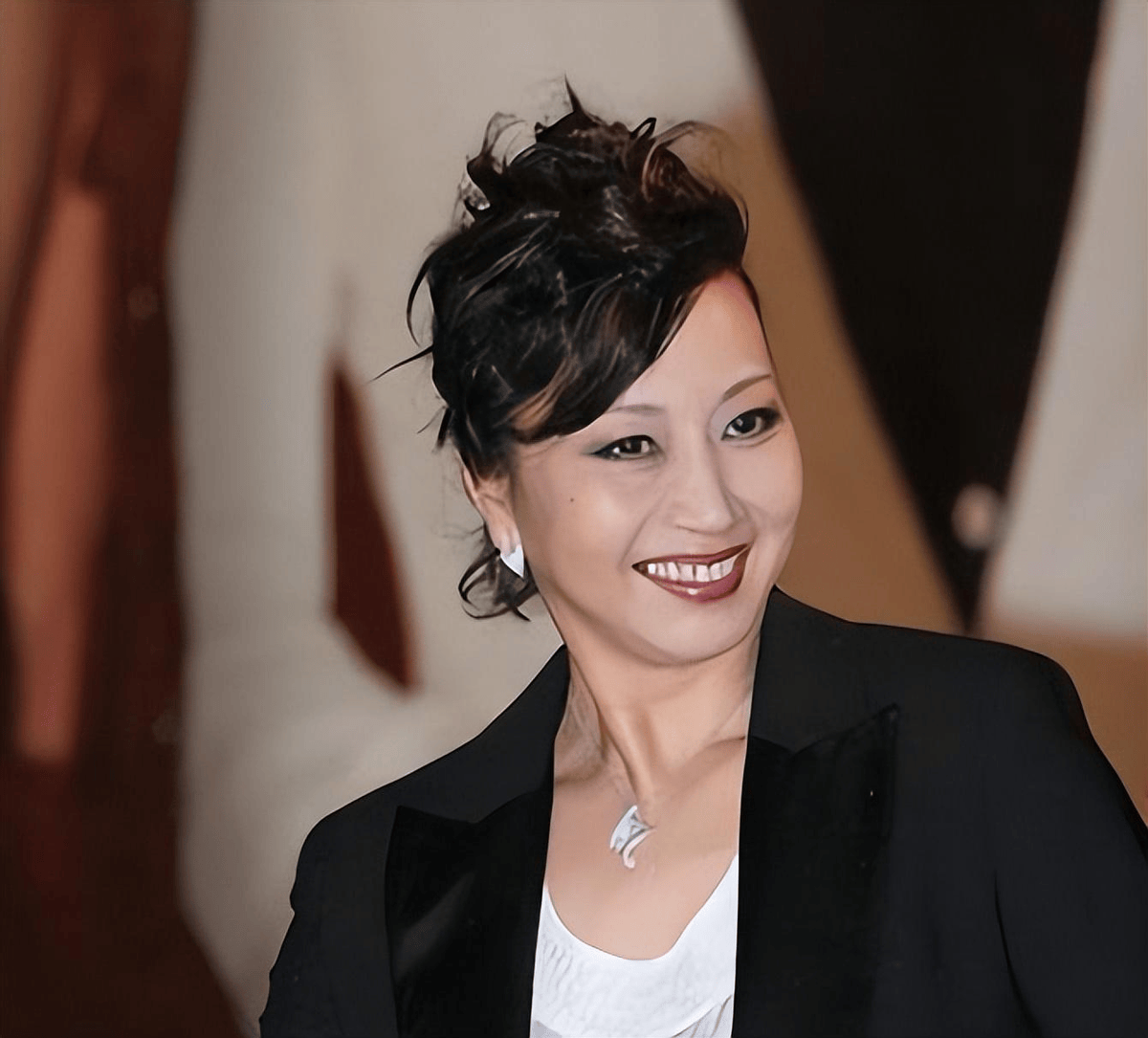 骂洪金宝,叫成龙"大鼻",连周星驰都求她出山_元秋_机会_于占元